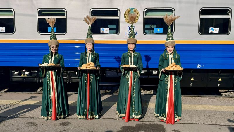 «Жібек жолы» туристік пойызы сапарға шықты