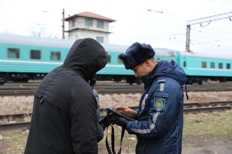 Темір жолды кесіп өткен 43 мыңнан астам азамат әкімшілік жауапкершілікке тартылды