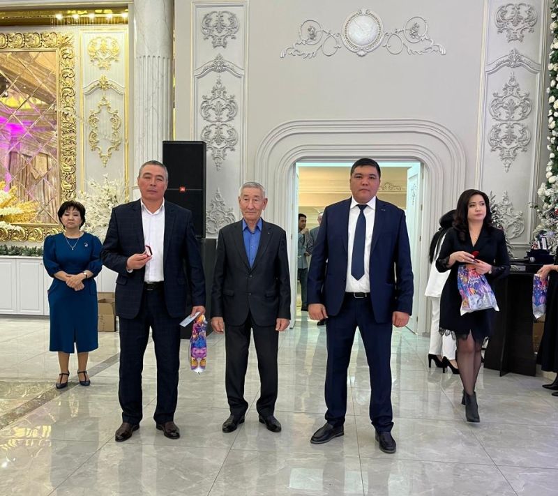 Адал еңбек иелері марапатталды