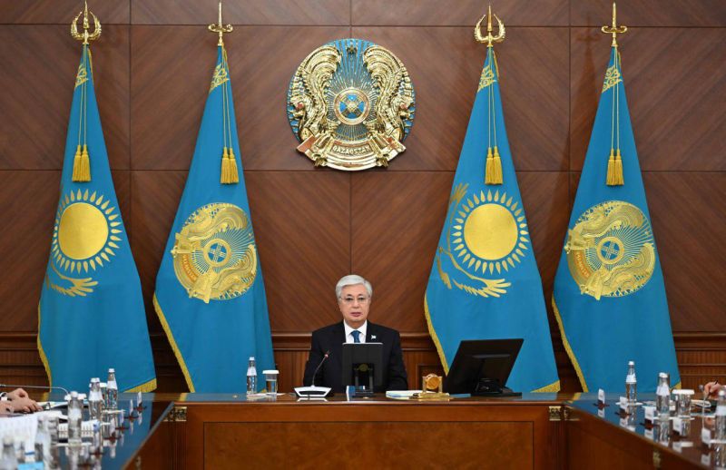 Президент: Қазақстан арқылы өтетін темір жол дәлізін дамыту жұмысын тездету қажет