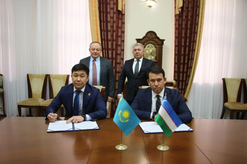 Казахстан и Узбекистан расширят сотрудничество в сфере железнодорожных перевозок