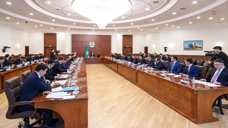 Бектенов обсудил с предпринимателями проблемы и перспективы развития транспортно-логистической отрасли