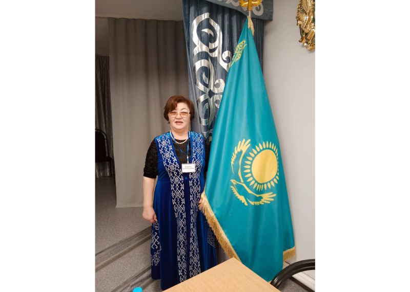 Инспектор отдела кадров Павлодарского эксплуатационного локомотивного депо Кулятай Жаншукова готовится выйти на пенсию