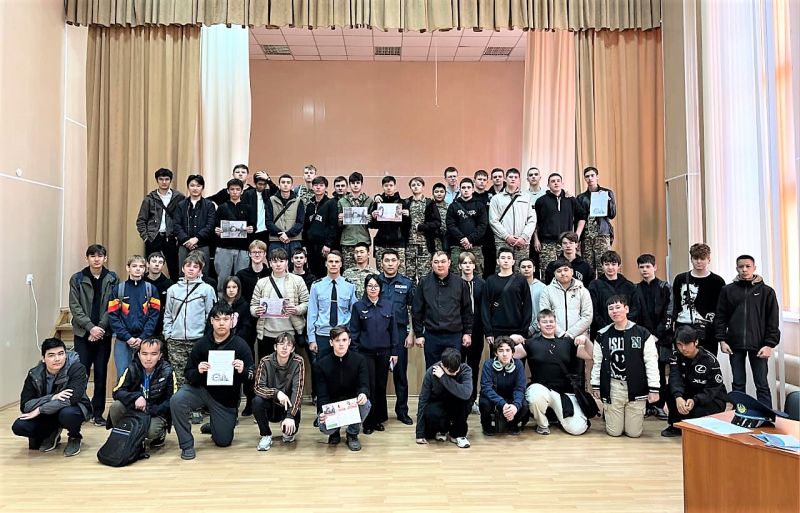 Железнодорожники и полицейские провели профилактическую беседу со студентами Уральского колледжа информационных технологий