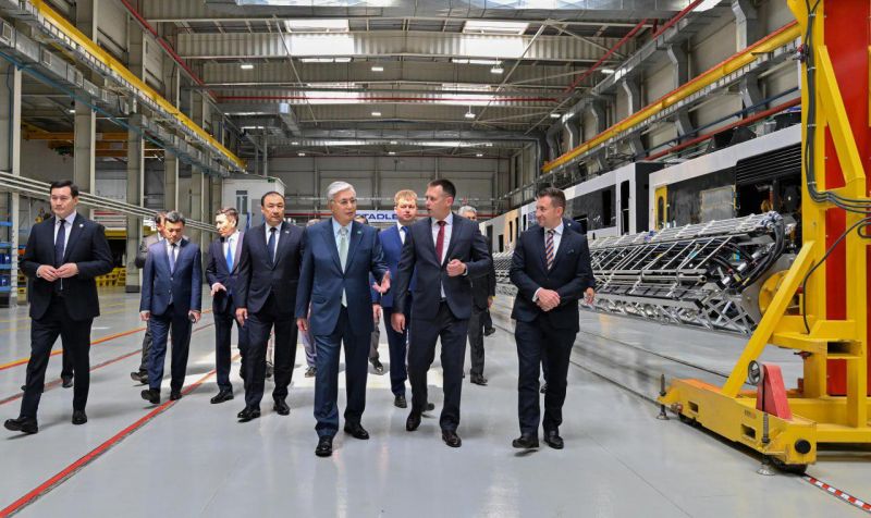 Касым-Жомарт Токаев посетил завод Stadler Kazakhstan