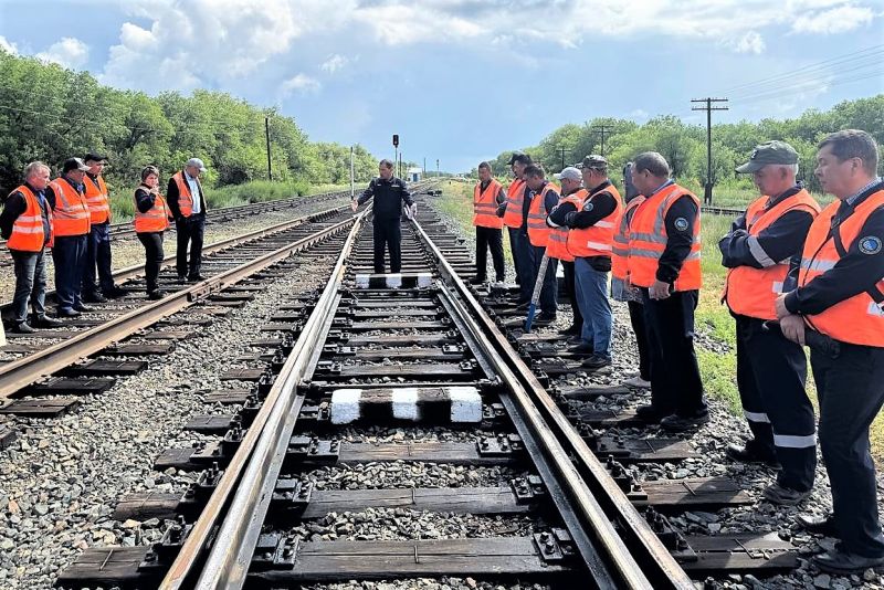 Более 30 илецких железнодорожников приняли участие в показательном комиссионном осмотре на станции Цвилинга