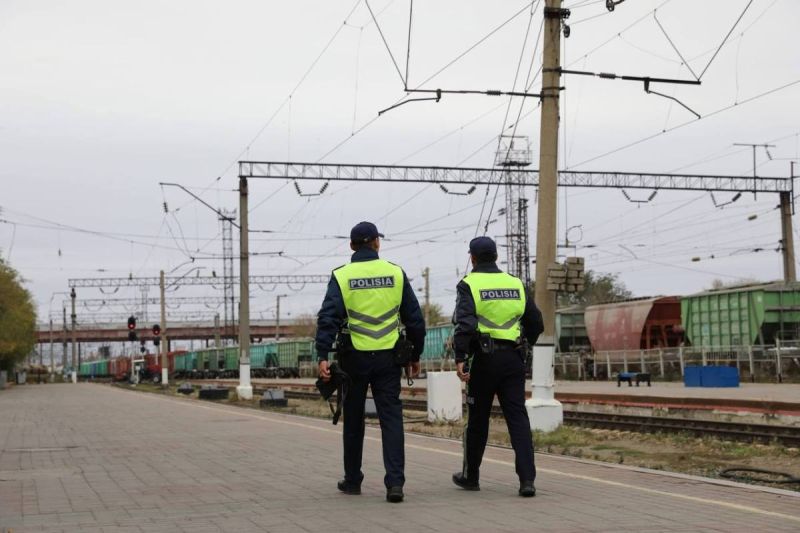 Более 500 человек нарушили общественный порядок в пассажирских поездах