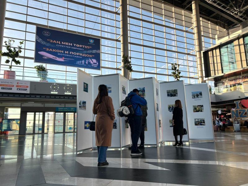 Фотовыставка «Закон и Порядок» представлена на столичном вокзале «Нұрлы Жол»