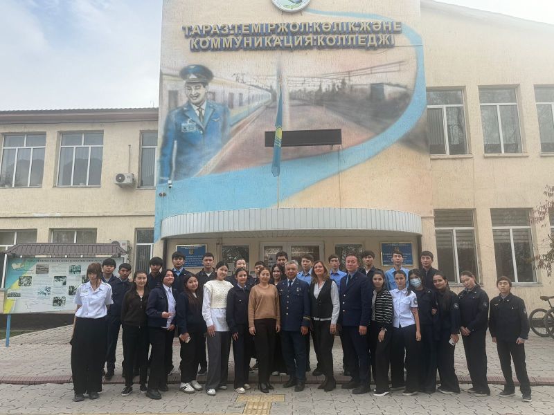 Болашақ теміржолшылармен кездесті