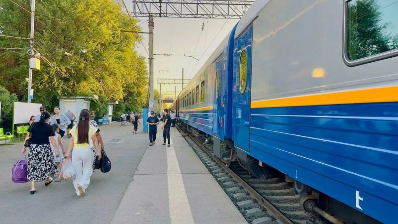 С начала лета начнут курсировать три дополнительных пригородных поезда КТЖ