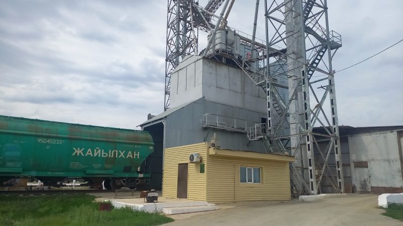 Әйтеке би станциясында астық тасымалы артқан