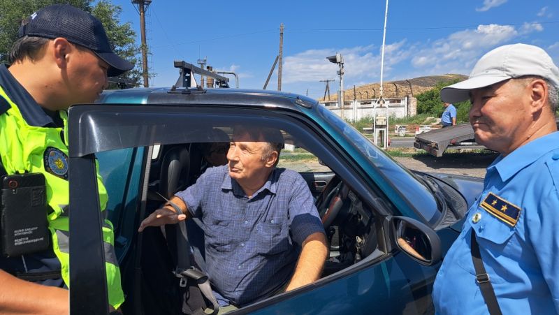 Рейд в рамках республиканской акции «Безопасный переезд» провели в Усть-Каменогорске