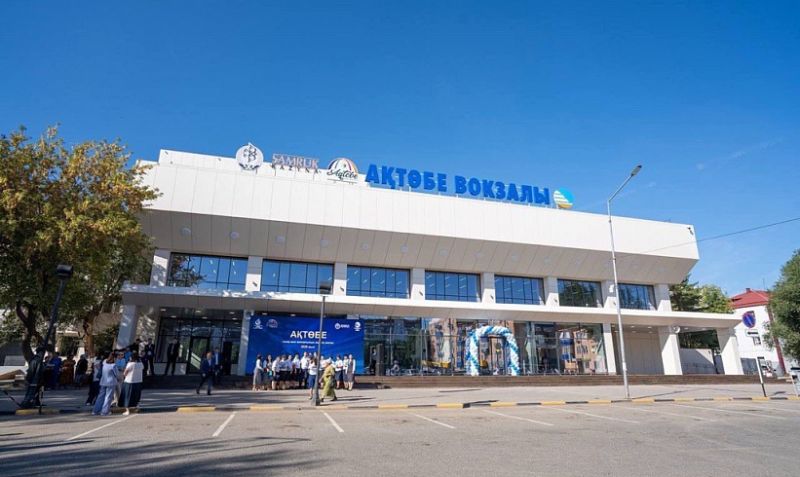 Ақтөбеде дуалды оқытудан өткен студенттерге еңбек кітапшасы табысталды