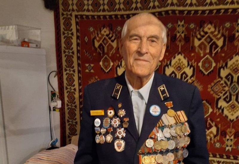 Ветеран Караганды получил благодарственное письмо от президента России