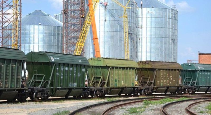 В Павлодаре сотни вагонов простаивают в ожидании зерна нового урожая