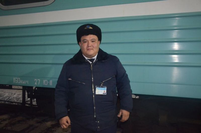 Проводник поезда наградили за профессионализм