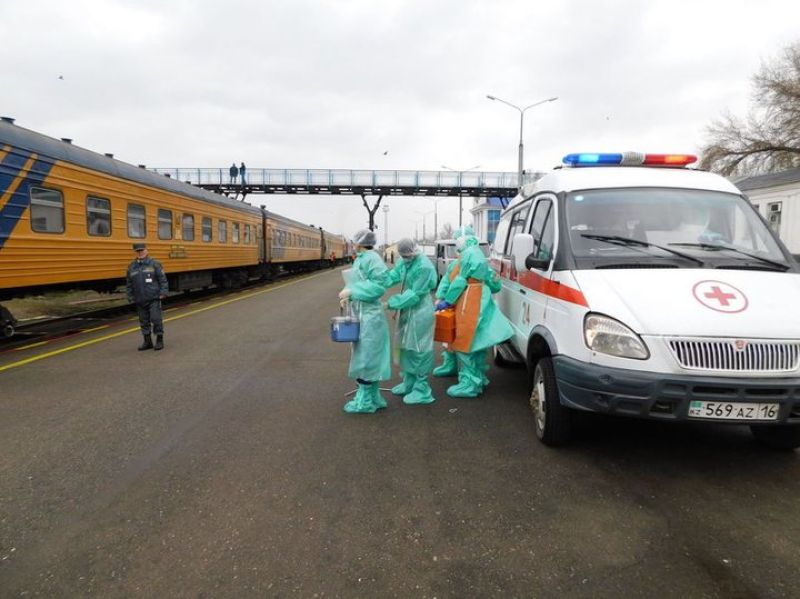 Учения по выявлению зараженной холерой прошли на вокзале Усть-Каменогорска