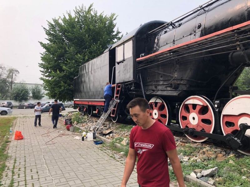 День железнодорожника в Усть-Каменогорска начался с паровоза