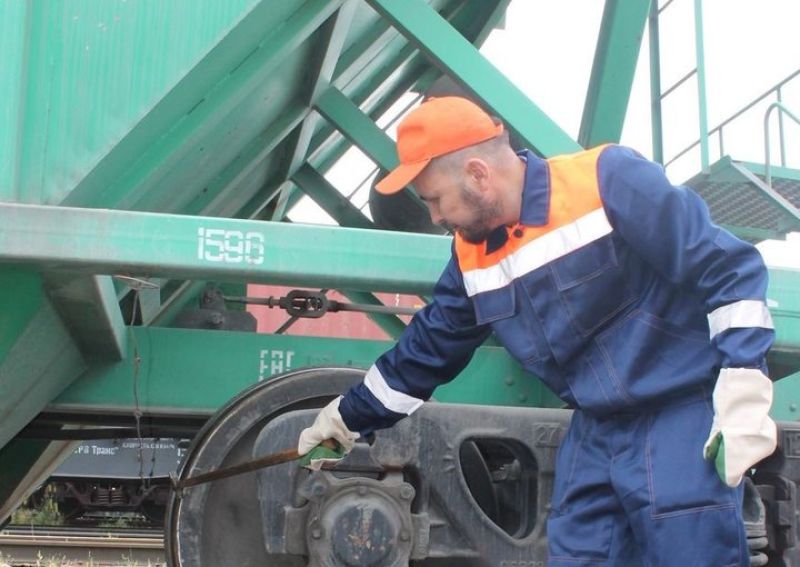 Журналист бір күнге вагон қараушы мамандығына ауысты