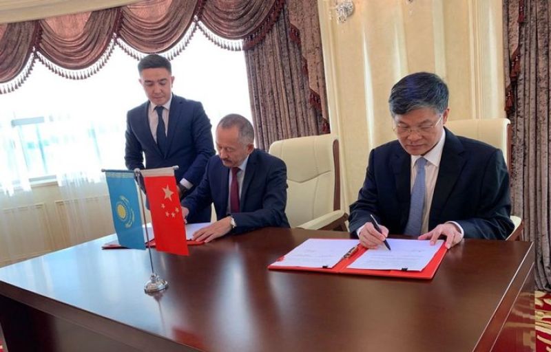 Железнодорожники Казахстана и Китая встретились на станции Алашанькоу