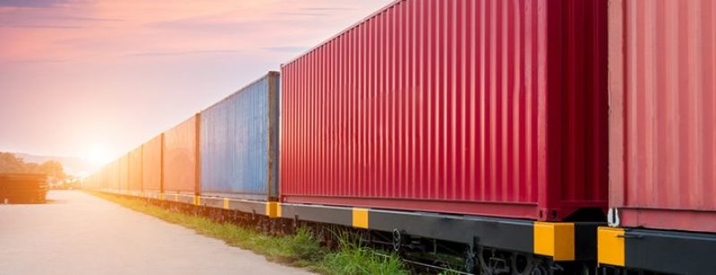 Впервые объемы контейнерных перевозок превысили 400 тыс. ДФЭ