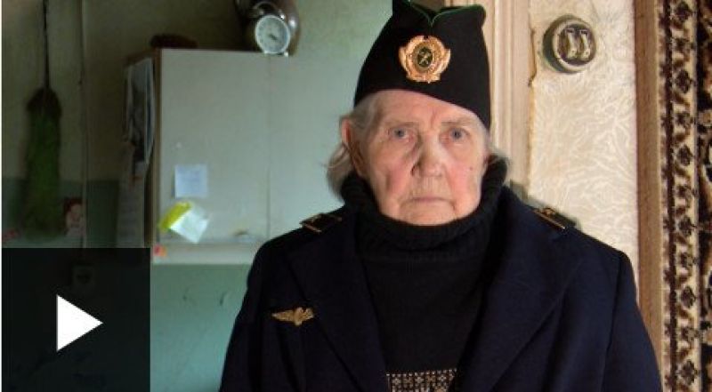 Она живет на старой железнодорожной станции