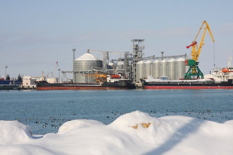 В морских портах Казахстана временно приостановили обслуживание судов из-за коронавируса