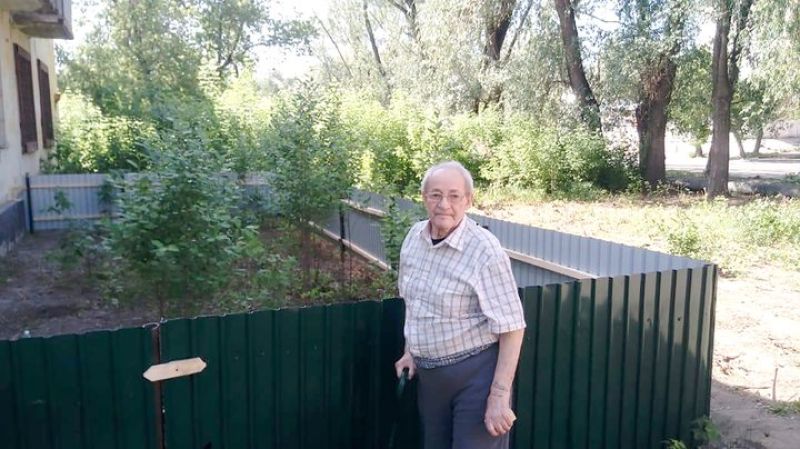 Новый забор для ветерана от павлодарской молодежи