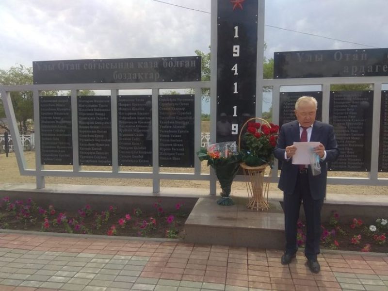 На станции Лепсы открыли памятник героям ВОВ