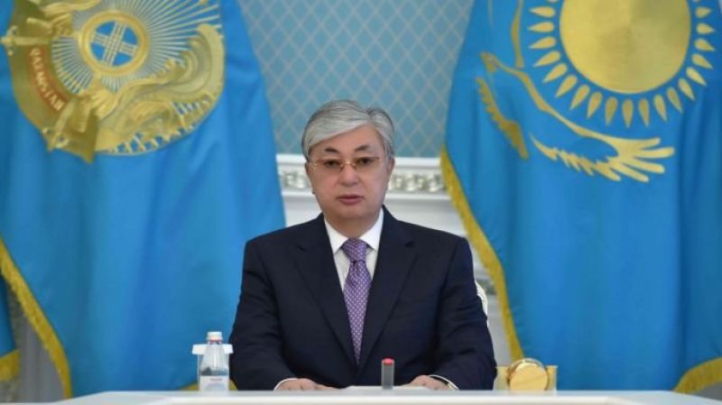 Касым-Жомарт Токаев поздравил казахстанцев с Днем Конституции