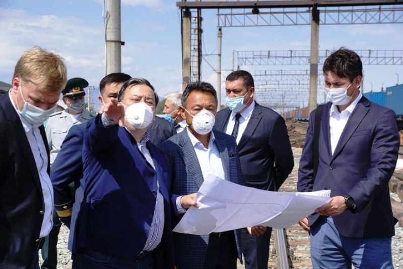 Сауат Мынбаев ознакомился с ходом работ по развитию станции Достык