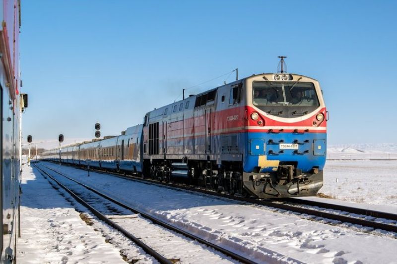 Запустили еще четыре дополнительных поезда между Алматы и Нур-Султан
