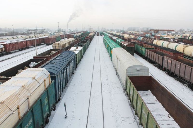Семей ЖТ бөлімшесінің бір тәулікте 154 вагон жүкті түсіріп-тиеуге мүмкіндігі бар