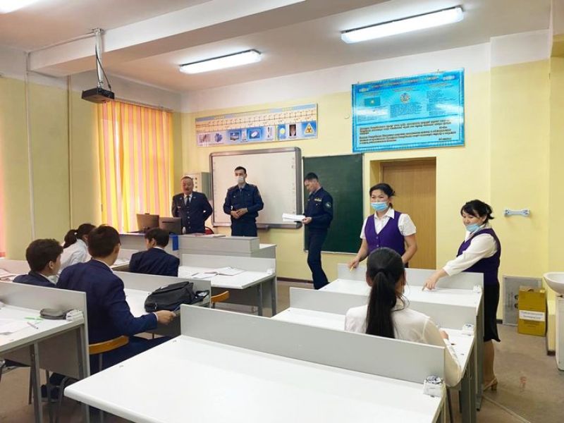 Алматыдағы кейбір мектеп оқушыларына қауіпсіздік ережелері түсіндірілді