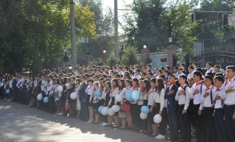 Өнер-білім бар жұрттар...