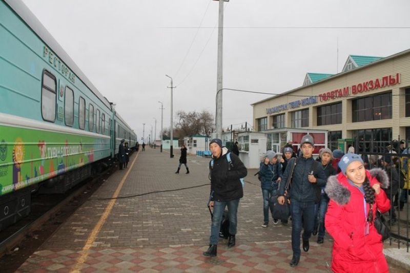 Балалар пойызы Байқоңырдан асты