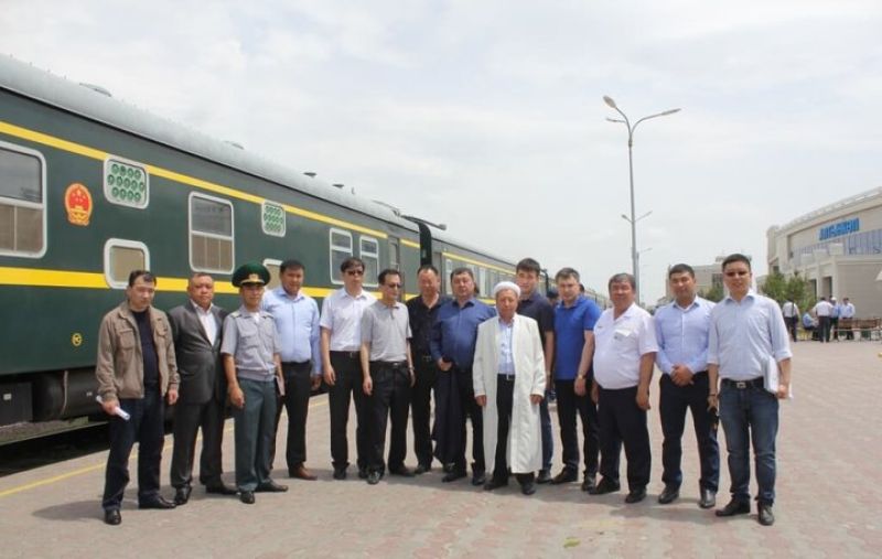 Укрепляя дружеские связи
