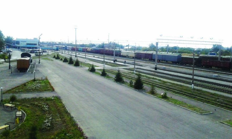 По принципу паритета