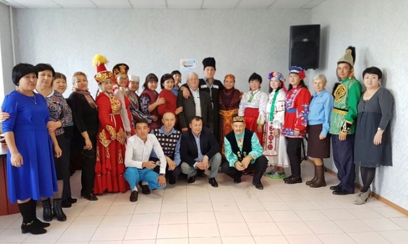 Умеют и трудиться, и веселиться