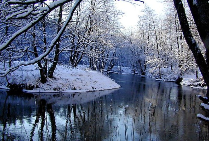 То снег, то вода