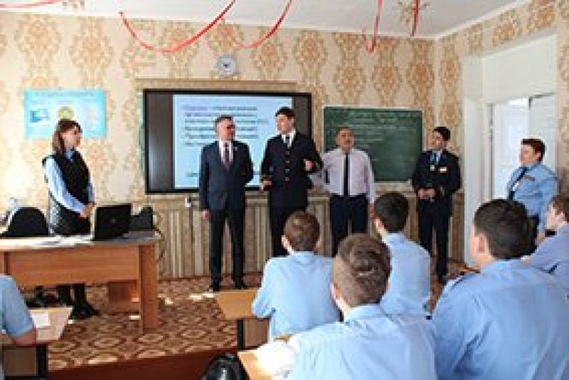 Карагандинский железнодорожный колледж посетил сенатор