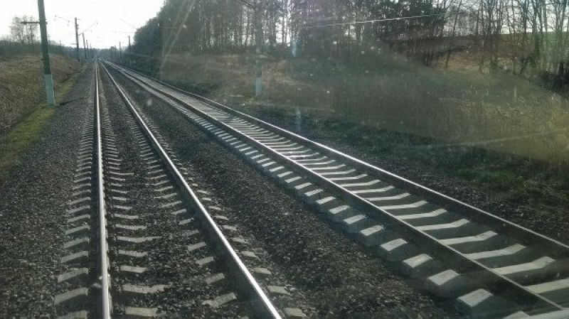 Согласно графику
