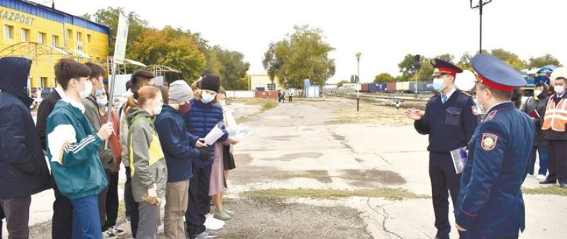 Школьникам Уральска провели урок безопасности на железной дороге