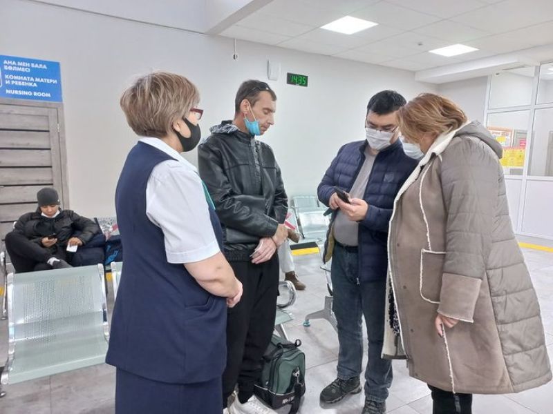 Карагандинцам объяснили, как легко и быстро покупать билеты на поезд