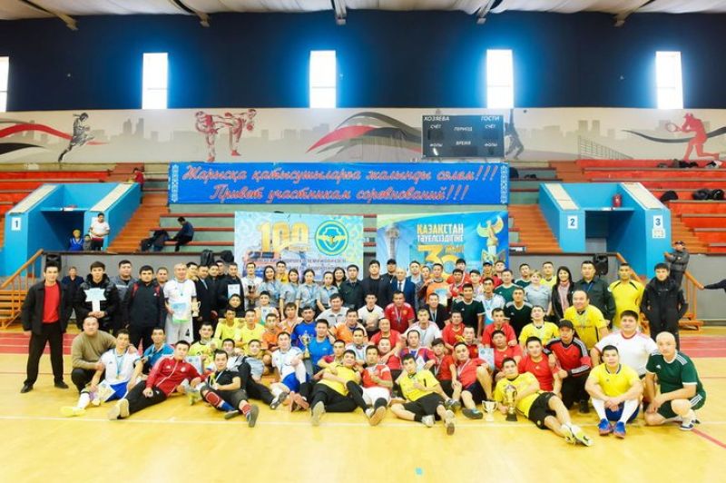 Ақтөбеде Әскерилендірілген темір жол күзеті қызметкерлері арасында шағын футболдын жарыс өтті