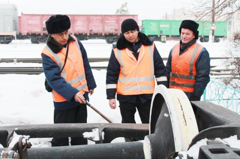 Семейдегі 126 жас теміржолшы кәнігі мамандармен бірге алғаш рет қыс маусымында жұмыс істемек