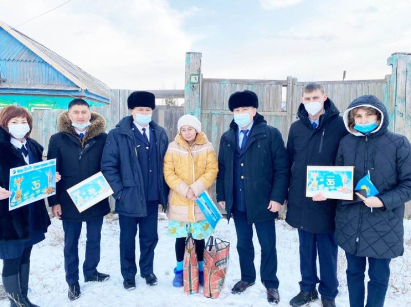 Илецкие железнодорожники навестили ветеранов отрасли