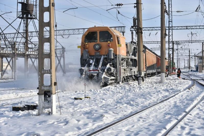 Техника для борьбы со снегом отработала на Кумыстауской дистанции пути